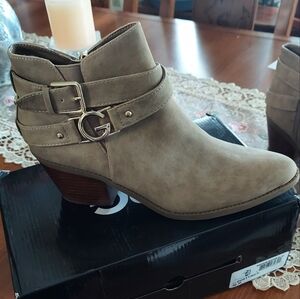 Guess Western ankle boots size 10M